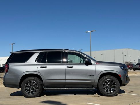 Used 2021 Chevrolet Tahoe Z71 w/ Z71 Signature Package image 9