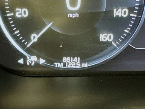 Used 2019 Volvo XC60 T6 R-Design w/ Protection Package Premier image 13