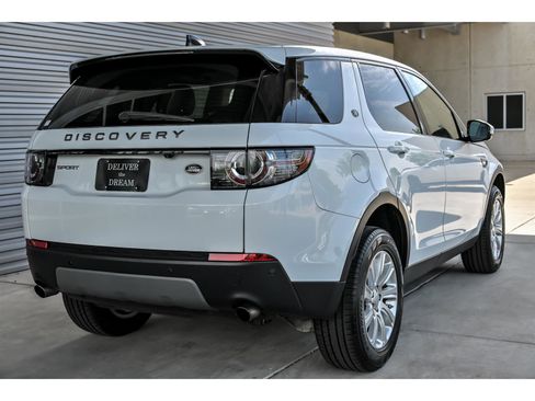 Used 2019 Land Rover Discovery Sport SE AWD/4WD image 8