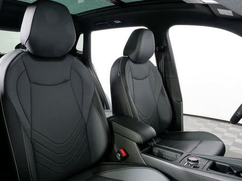 Certified 2025 Volkswagen Tiguan SE R-Line AWD/4WD image 25