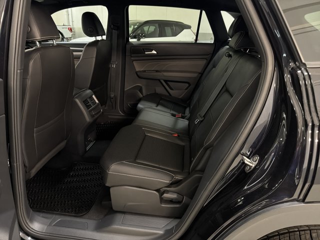 Certified 2023 Volkswagen Atlas Cross Sport SEL R-Line AWD/4WD image 22