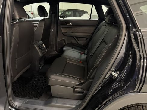 Certified 2023 Volkswagen Atlas Cross Sport SEL R-Line AWD/4WD image 22