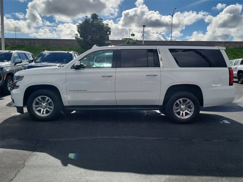 Used 2017 Chevrolet Suburban LT image 27