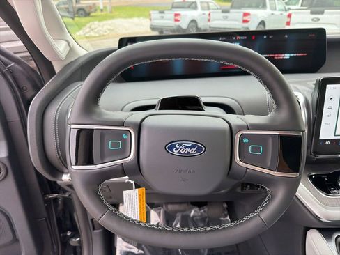 New 2026 Ford Expedition Max Platinum w/ Platinum Ultimate Package AWD/4WD image 22