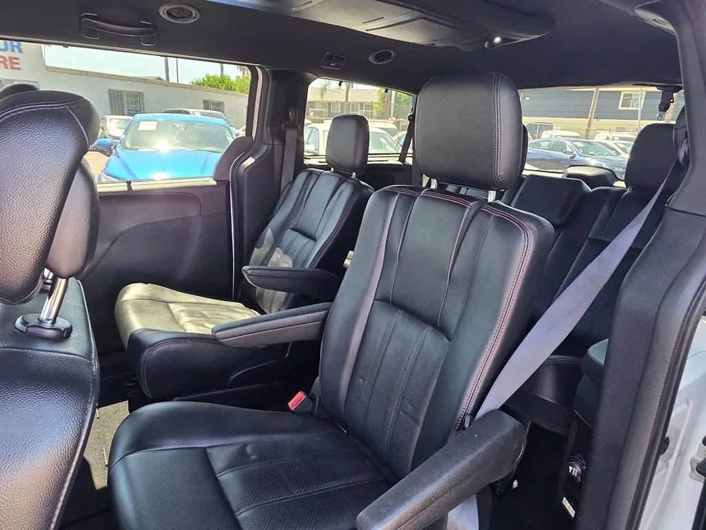 Used 2017 Dodge Grand Caravan GT FWD image 16