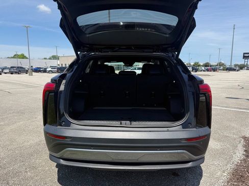 Used 2024 Chevrolet Blazer EV LT AWD/4WD image 13