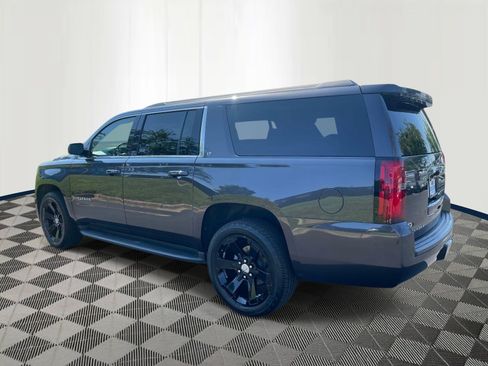 Used 2016 Chevrolet Suburban LT RWD image 6