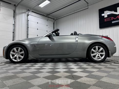 Used 2004 Nissan 350Z Touring RWD image 13
