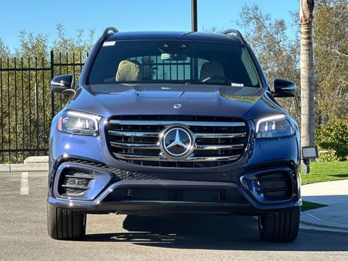 New 2026 Mercedes-Benz GLS 580 4MATIC image 8