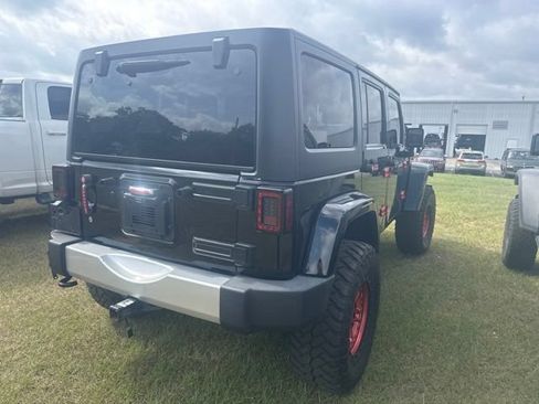 Used 2014 Jeep Wrangler Unlimited Sahara AWD/4WD image 4