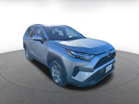 Used 2025 Toyota RAV4 XLE image 1