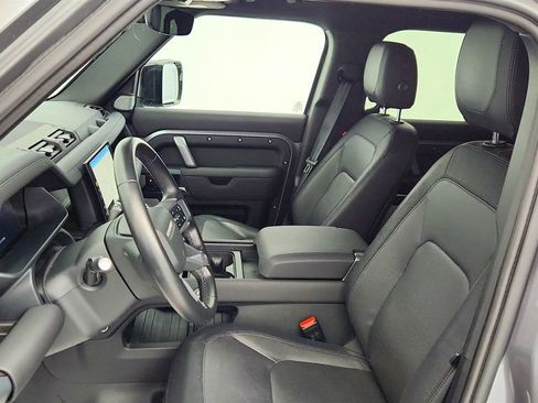 Used 2024 Land Rover Defender 130 X-Dynamic SE image 21