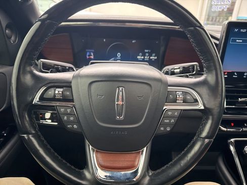 Used 2022 Lincoln Navigator Reserve AWD/4WD image 18