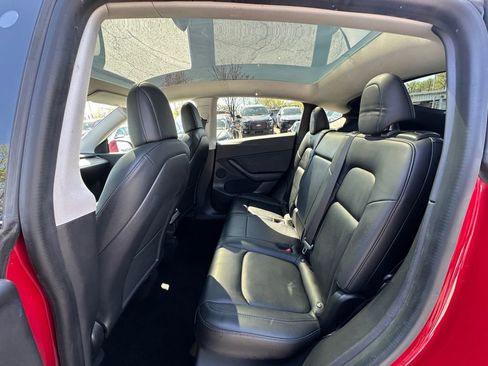 Used 2021 Tesla Model Y Long Range image 23