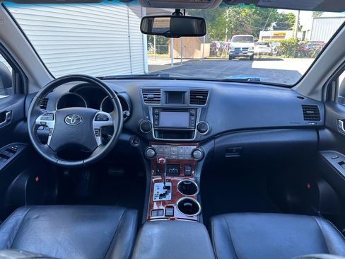 Used 2013 Toyota Highlander Limited FWD image 14