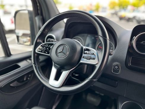 Used 2024 Mercedes-Benz Sprinter 2500 image 11