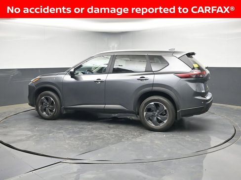 Used 2025 Nissan Rogue SV w/ SV Premium Package image 3