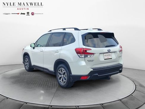 Used 2021 Subaru Forester Premium image 14