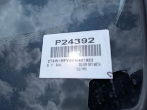 Used 2025 Toyota RAV4 XLE w/ Convenience Package FWD image 36