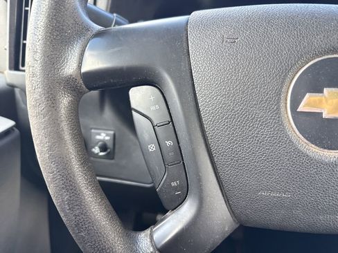 Used 2014 Chevrolet Express 3500 image 17