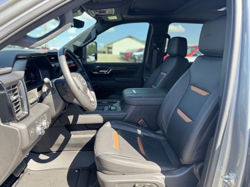 Used 2024 GMC Sierra 2500 AT4 w/ AT4 Premium Plus Package AWD/4WD image 6