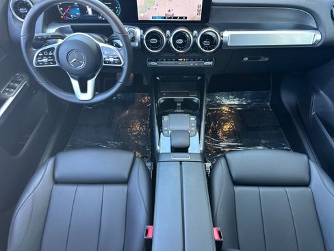Used 2022 Mercedes-Benz GLB 250 4MATIC image 6