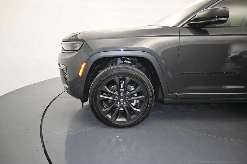New 2026 Jeep Grand Cherokee Limited AWD/4WD image 9