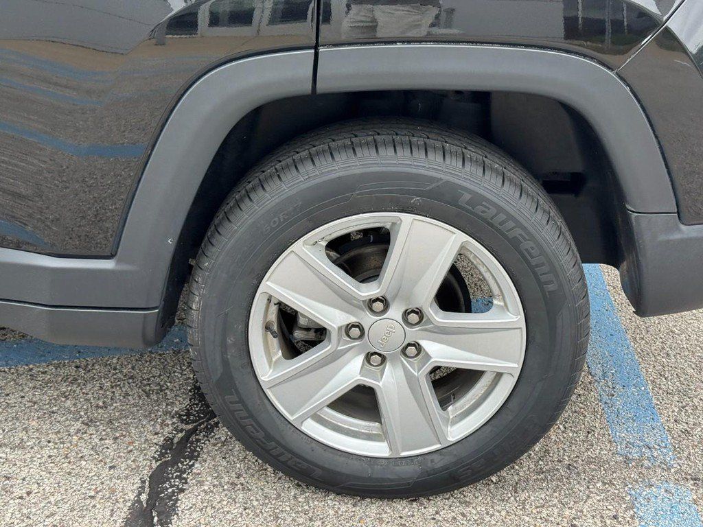 Used 2022 Jeep Compass Latitude w/ Convenience Group AWD/4WD image 10