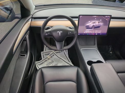 Used 2023 Tesla Model Y Long Range image 17