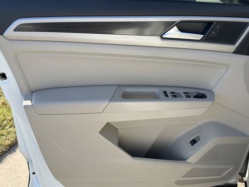 Used 2019 Volkswagen Atlas SEL image 16