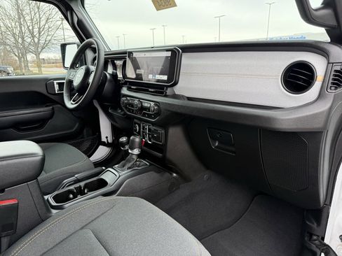 Used 2025 Jeep Gladiator Sport image 43