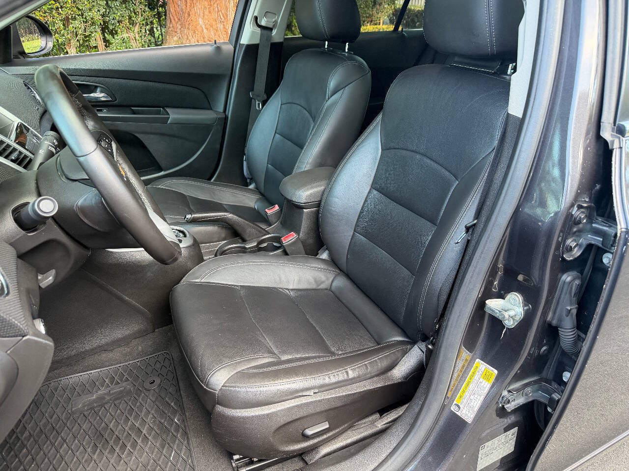 Used 2014 Chevrolet Cruze Diesel w/ Enhanced Safety Package FWD image 16