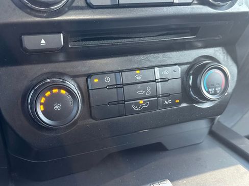 Used 2016 Ford F150 XLT w/ XTR Package image 40