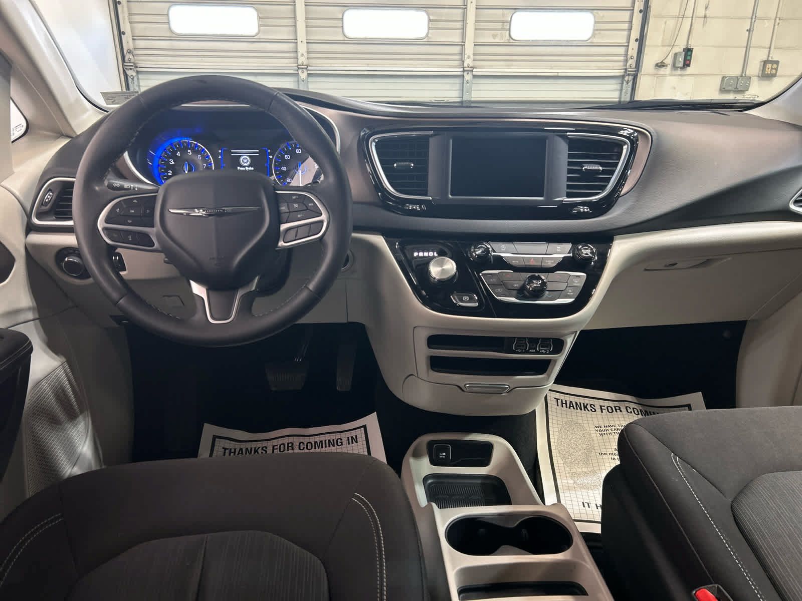 Used 2024 Chrysler Voyager LX FWD image 4