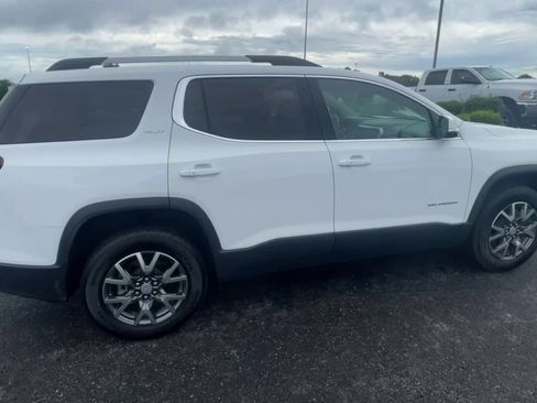 Used 2023 GMC Acadia SLT w/ Preferred Package FWD image 2