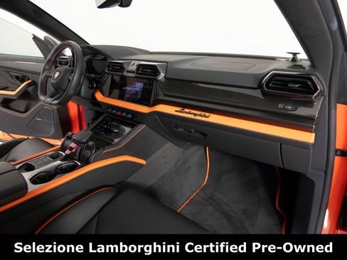 Used 2025 Lamborghini Urus SE image 28