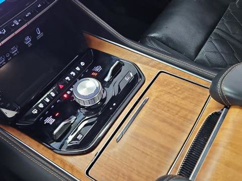 Used 2022 Jeep Grand Wagoneer Series III w/ Rear Seat Video Group 1 AWD/4WD image 19