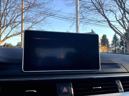 Used 2018 Audi A4 2.0T Premium image 33