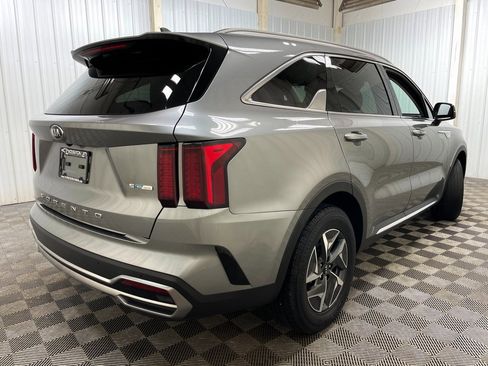 Used 2021 Kia Sorento S image 17