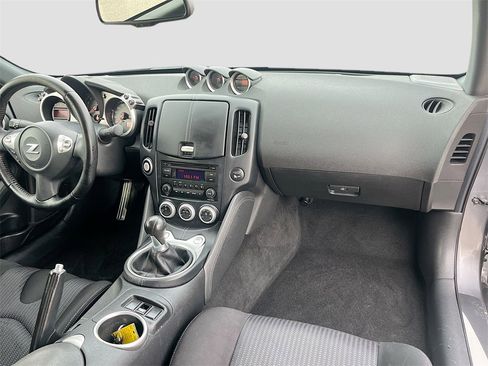 Used 2020 Nissan 370Z w/ Sport Package image 22