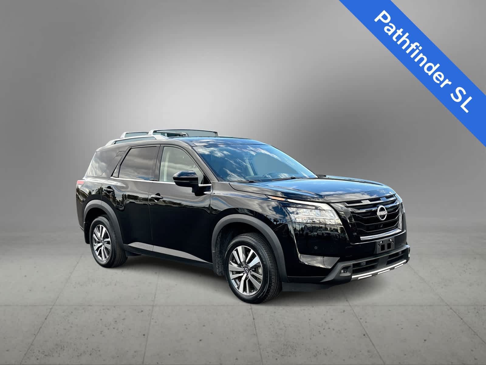 Used 2024 Nissan Pathfinder SL w/ Black Appearance Package FWD image 2