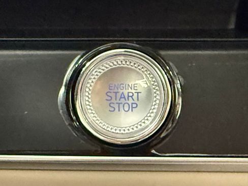 Used 2026 Genesis GV70 2.5T Select image 24