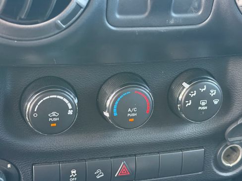 Used 2013 Jeep Wrangler Sport AWD/4WD image 9