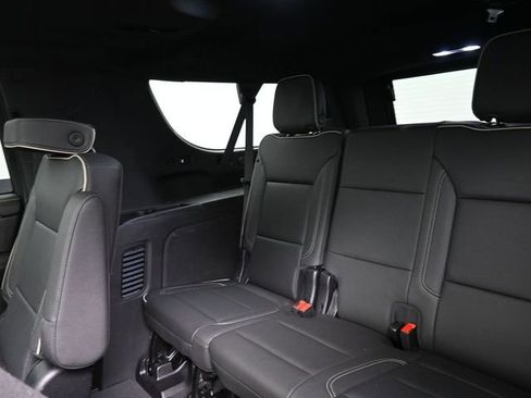 Used 2024 Chevrolet Suburban Premier w/ Premium Package 2 AWD/4WD image 27