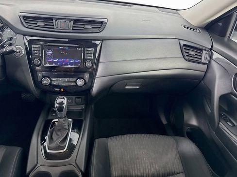 Used 2020 Nissan Rogue SV w/ Premium Package image 34
