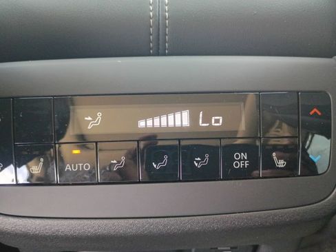 New 2026 Nissan Pathfinder Platinum image 35