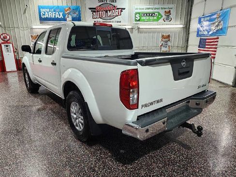 Used 2016 Nissan Frontier SV w/ SV Value Truck Package AWD/4WD image 5