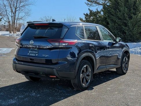 Used 2024 Nissan Rogue SV image 5