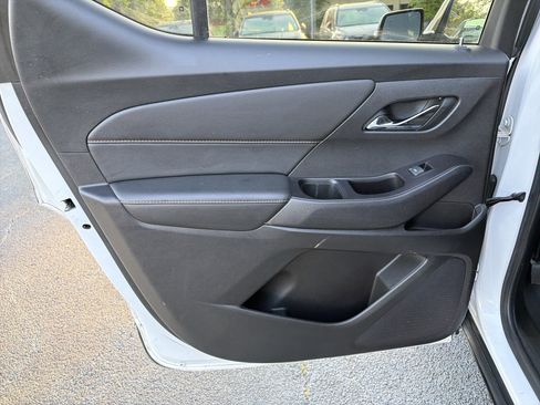 Used 2020 Chevrolet Traverse LT FWD image 23