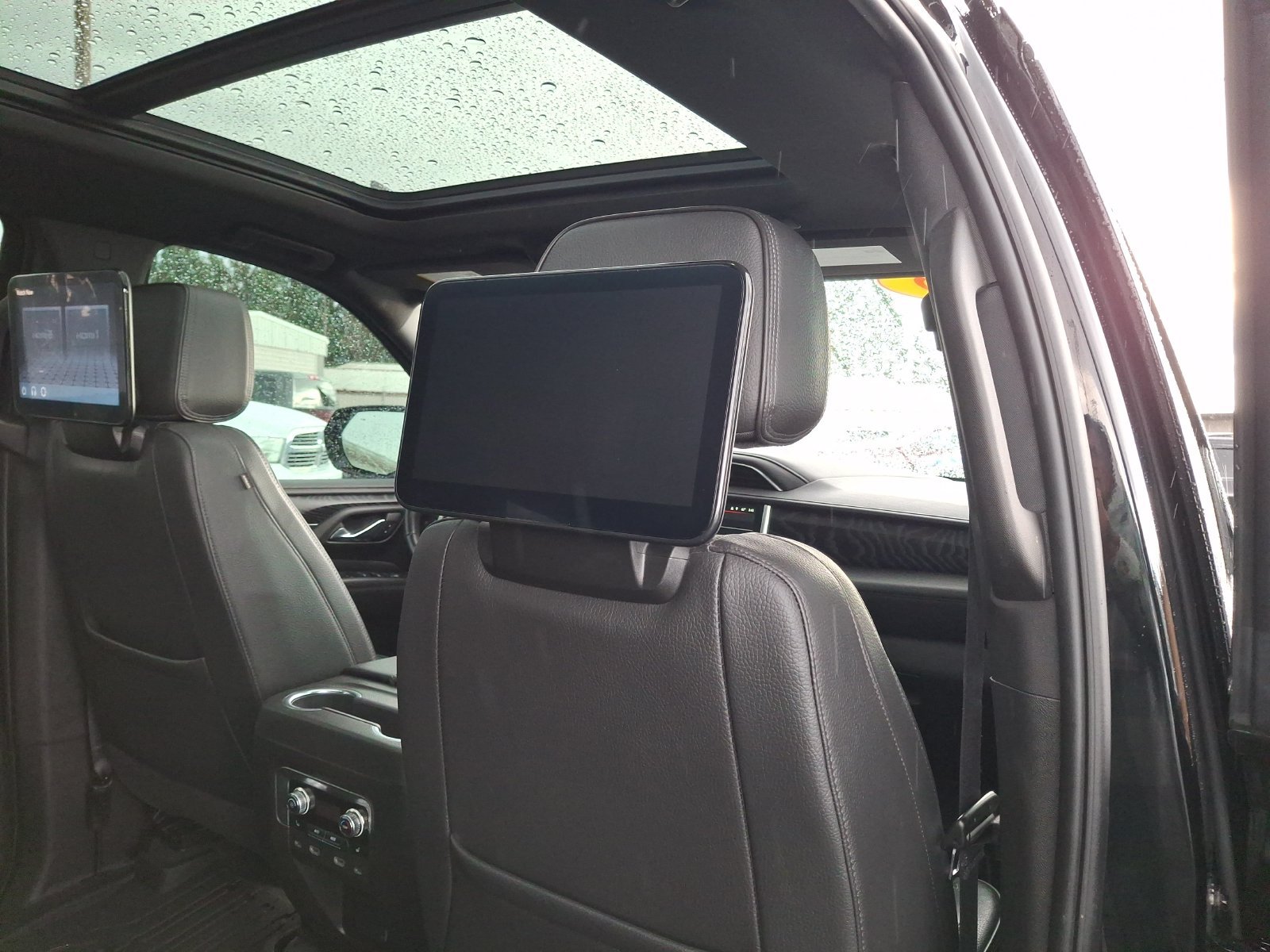 Used 2023 GMC Yukon XL Denali w/ Advanced Technology Package AWD/4WD image 26